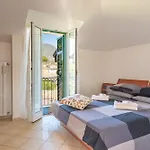 5 Min Dal Mare Luminoso Bilocale Con Terrazza Lägenhet