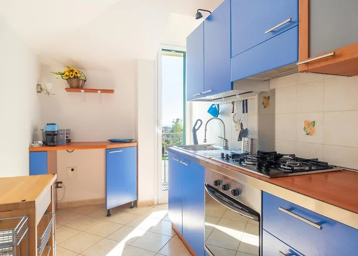 5 Min Dal Mare Luminoso Bilocale Con Terrazza Loano