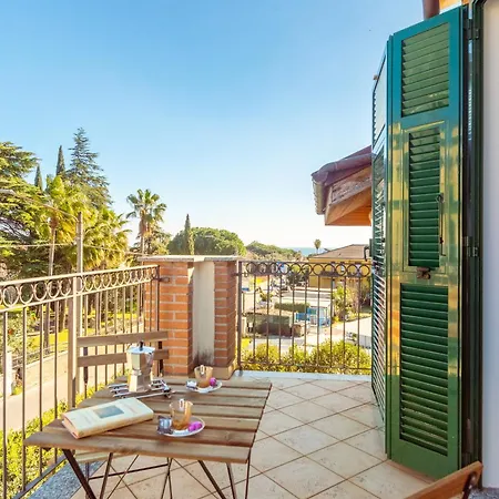 5 Min Dal Mare Luminoso Bilocale Con Terrazza Apartmán *