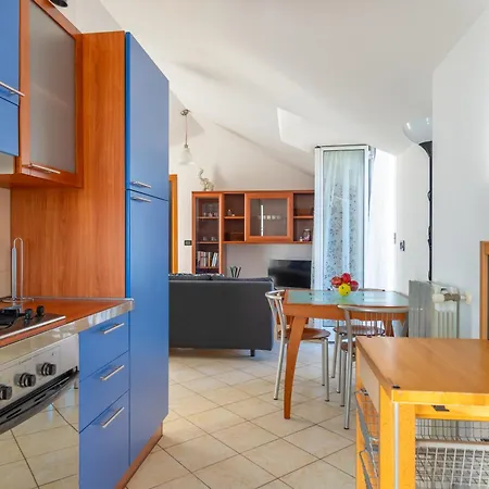 5 Min Dal Mare Luminoso Bilocale Con Terrazza Daire *